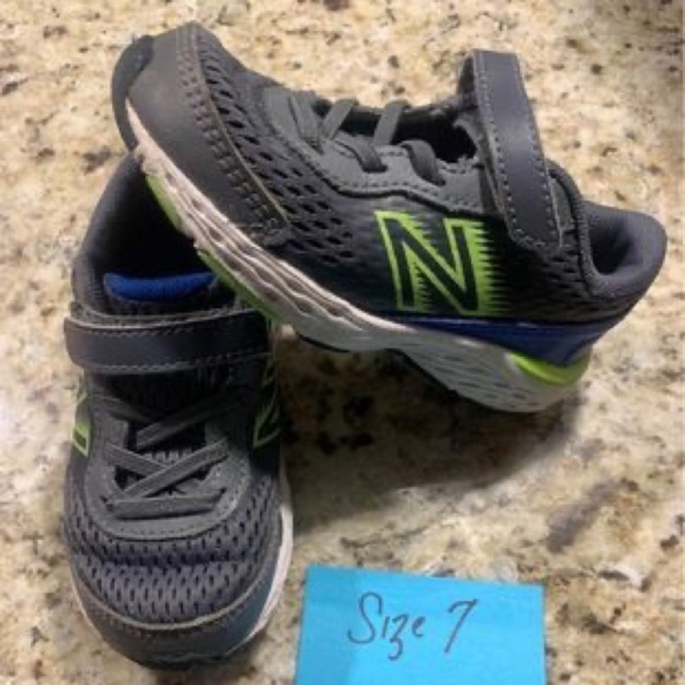 Toddler sneaker new balance for size 7